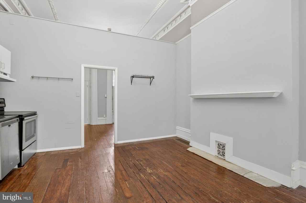 1717 Spruce St #1F - Photo 7 of 21