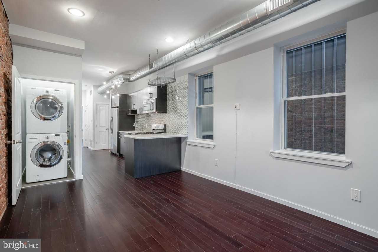927 N 2nd St #2 - Photo 4 of 12