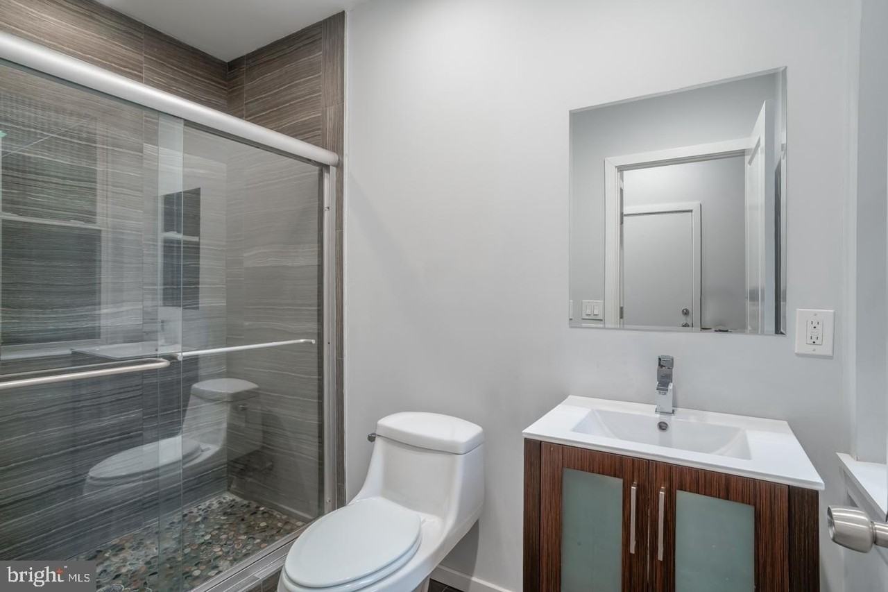 927 N 2nd St #2 - Photo 7 of 12