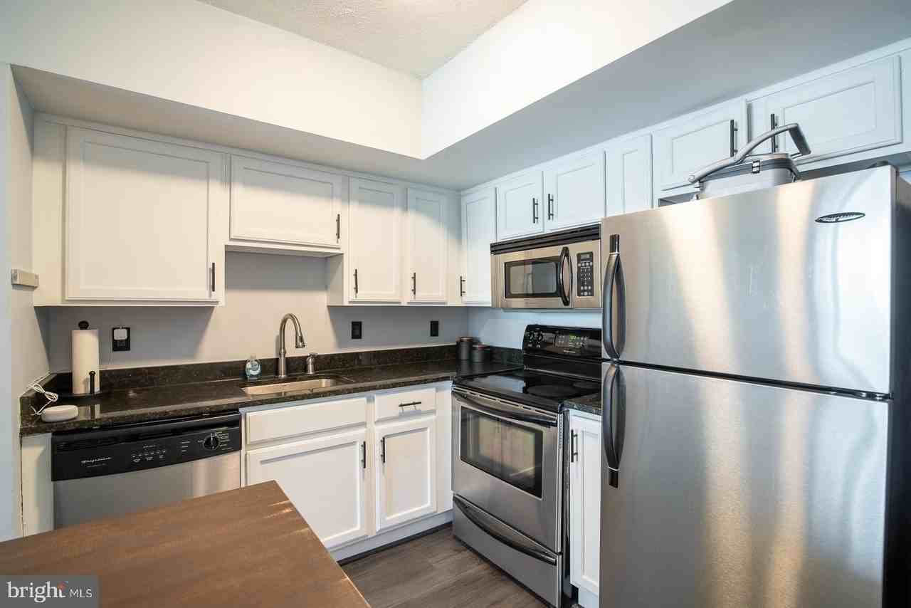 1001 N Randolph St #417 - Photo 4 of 18
