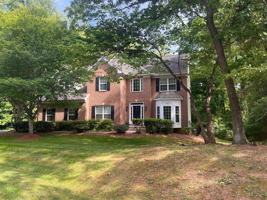 featured image of 5709 Greenview Ln