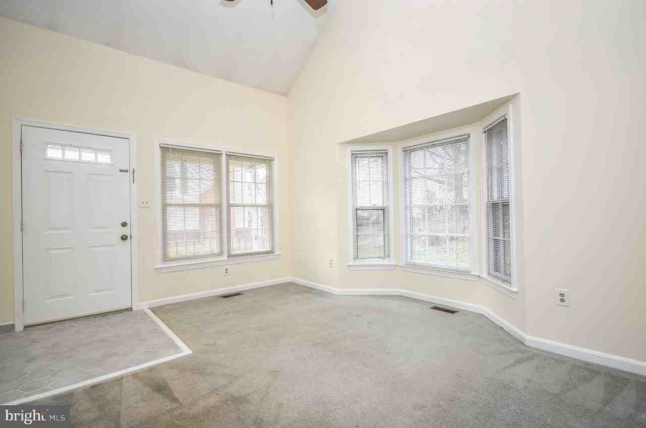 9440 William Kirk Ln - Photo 3 of 40