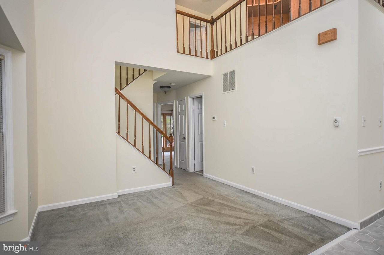 9440 William Kirk Ln - Photo 5 of 40