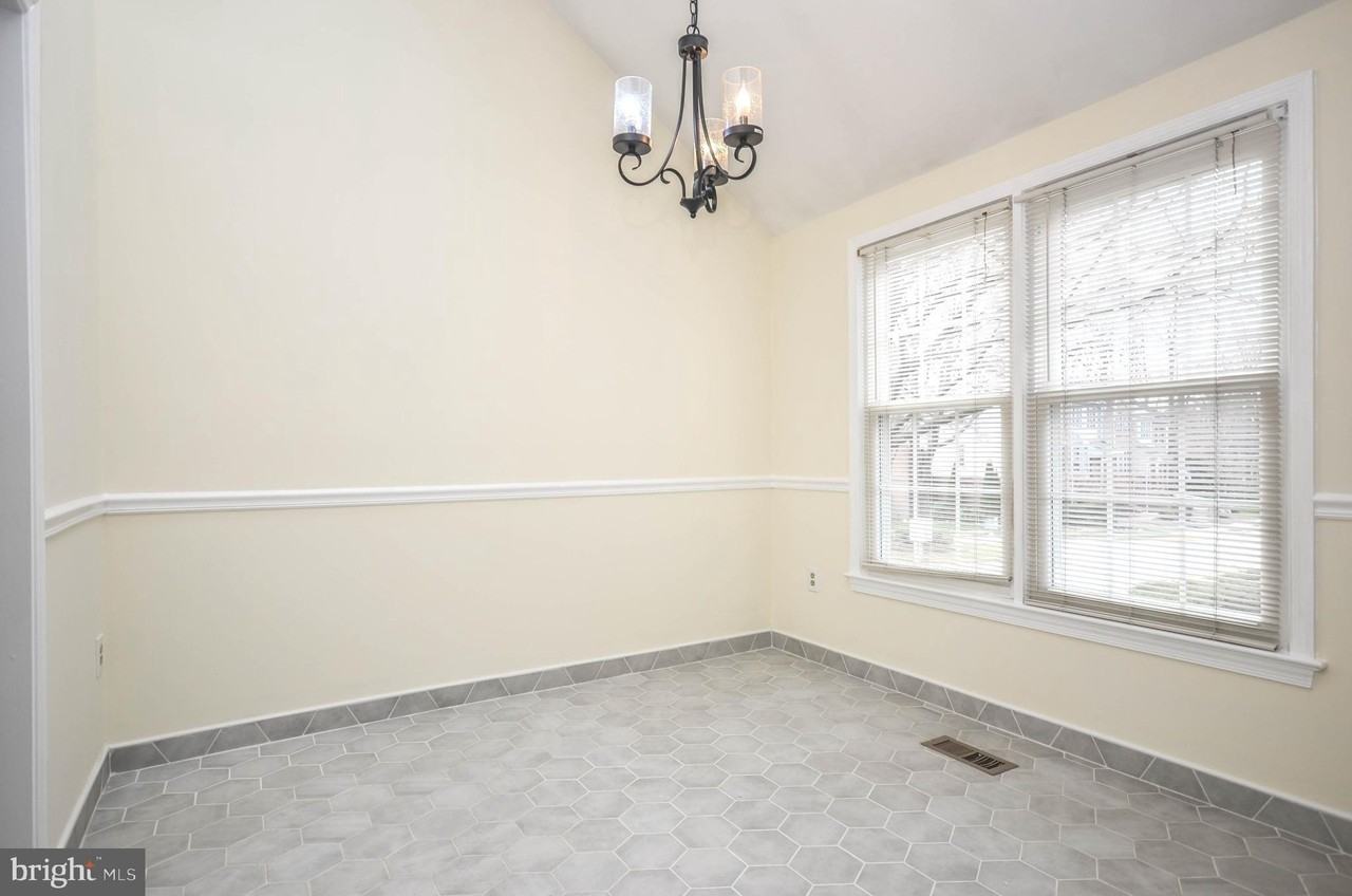 9440 William Kirk Ln - Photo 6 of 40