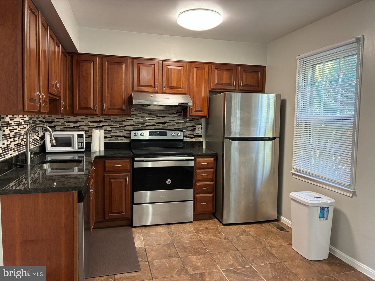4834 Nash Dr - Photo 7 of 38