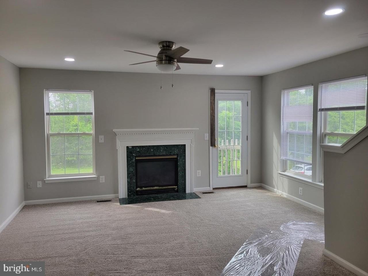 44189 Litchfield Ter - Photo 4 of 15