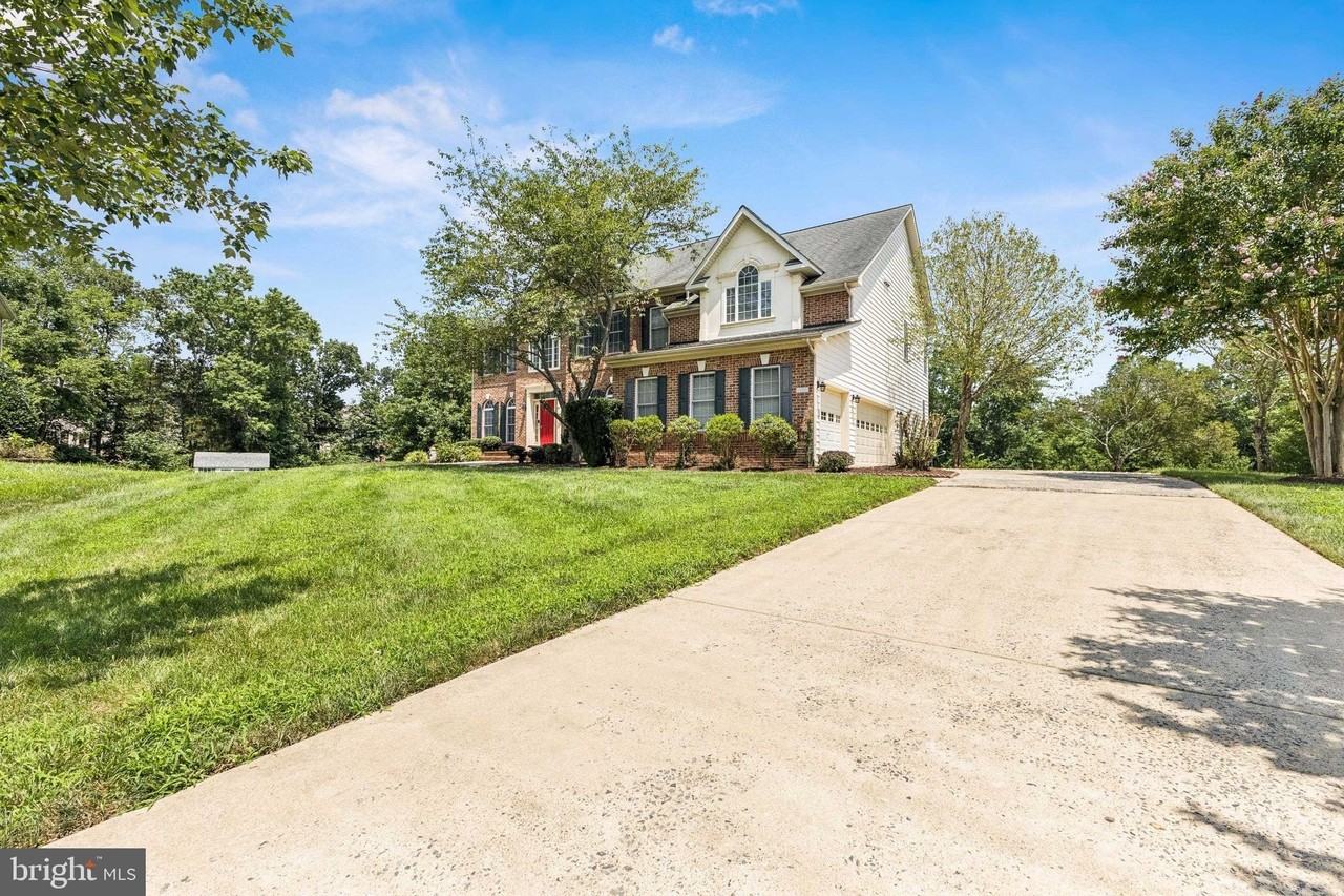 26368 Strathaven Ct - Photo 2 of 25