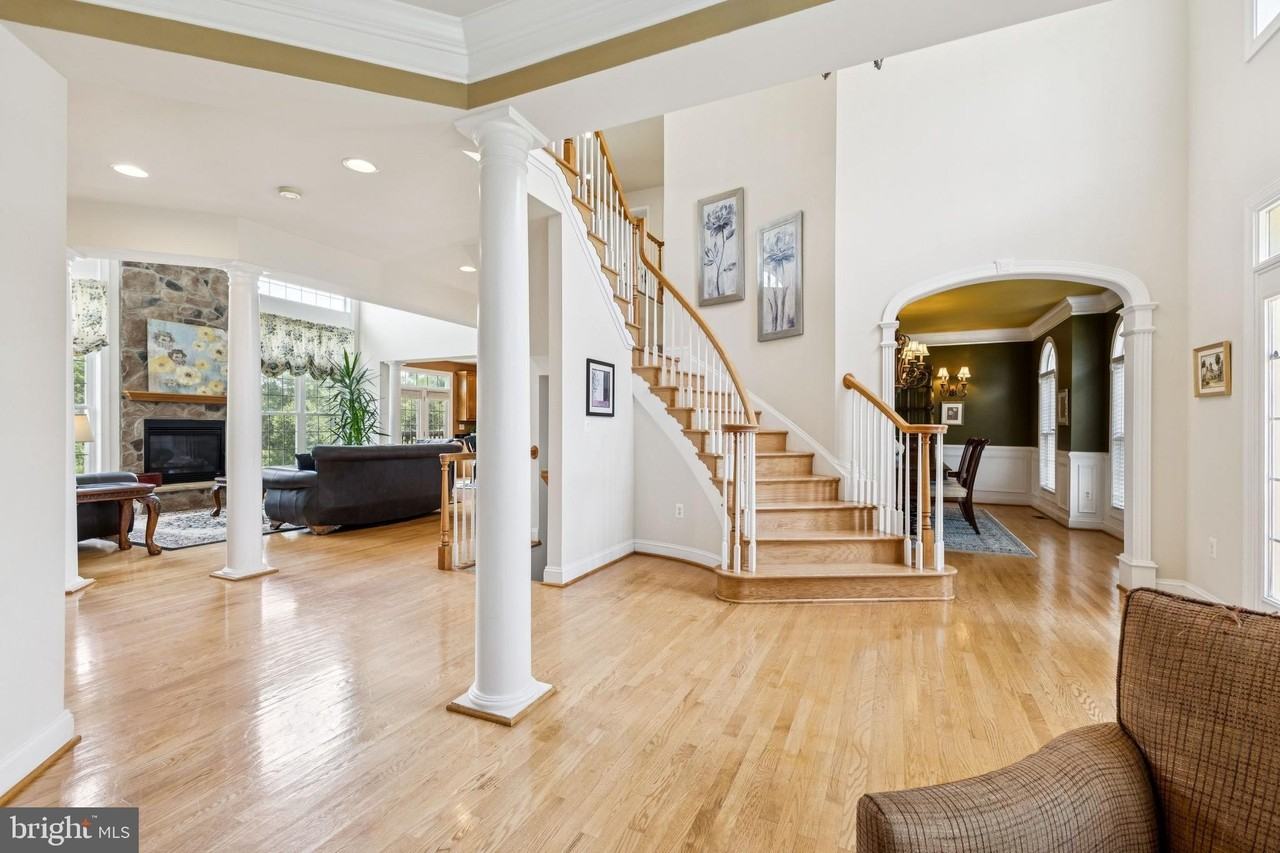 26368 Strathaven Ct - Photo 3 of 25