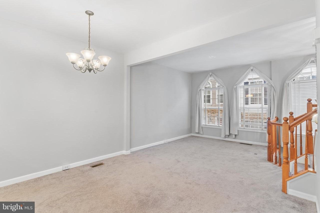 3575 Sherbrooke Cir - Photo 7 of 30