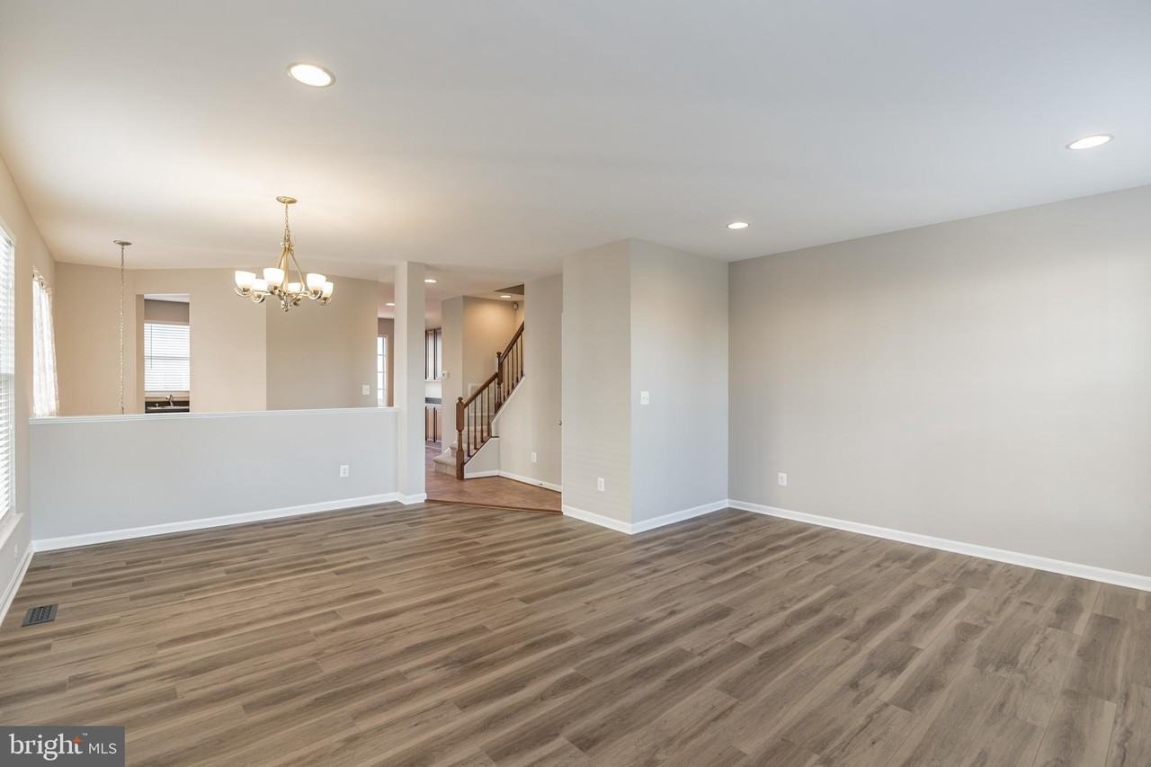 9240 Cascade Falls Dr - Photo 3 of 21