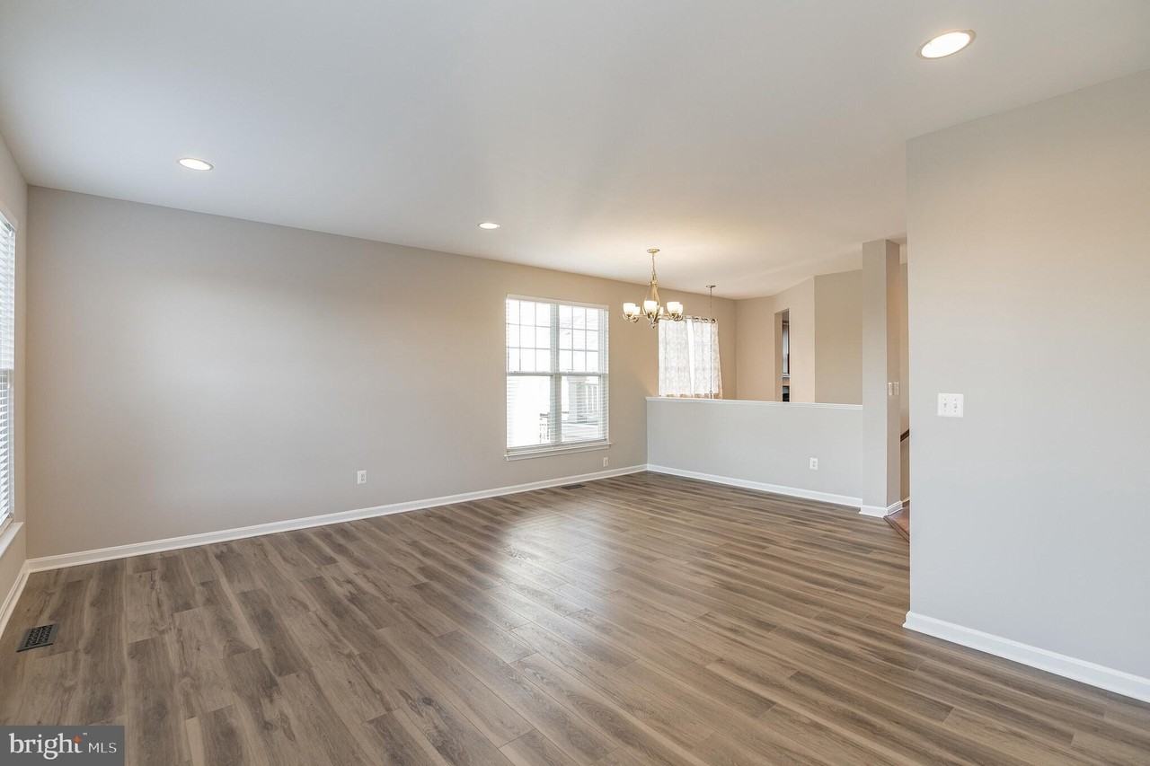 9240 Cascade Falls Dr - Photo 4 of 21