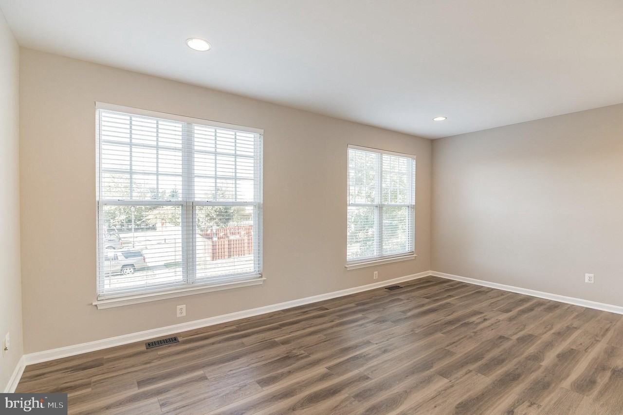 9240 Cascade Falls Dr - Photo 5 of 21