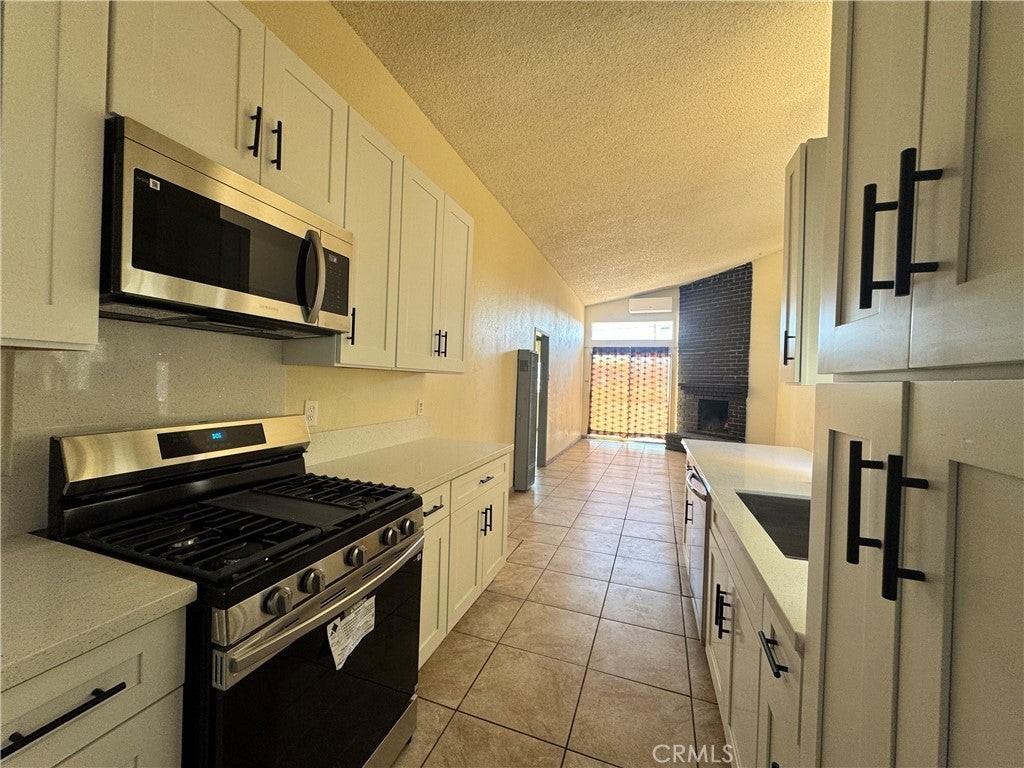 16209 Juniper St - Photo 4 of 21