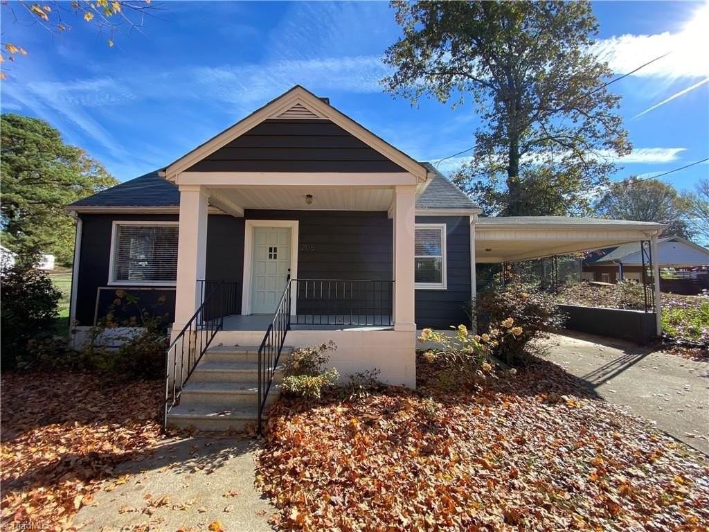 2135 Griffith Rd - Photo 3 of 23