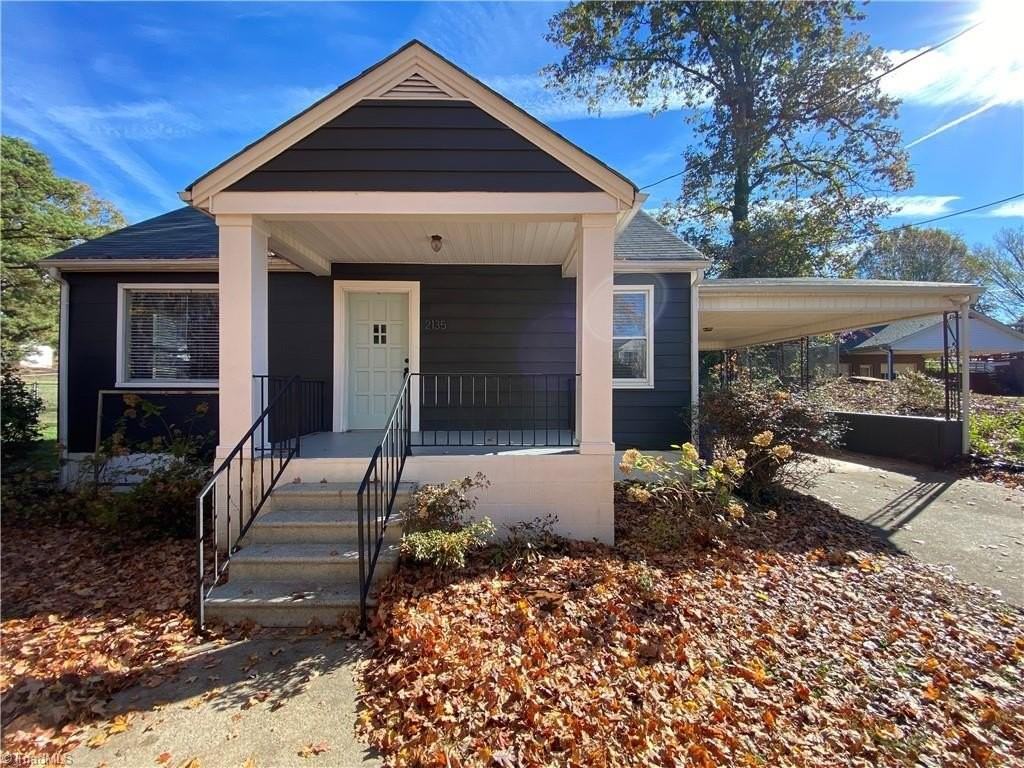 2135 Griffith Rd - Photo 4 of 23