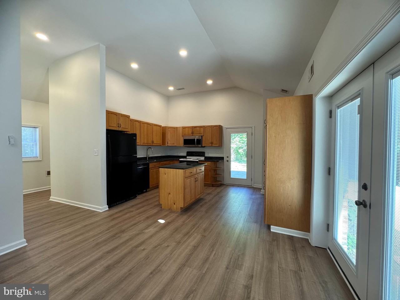 8190 Marshall Corner Rd - Photo 4 of 28