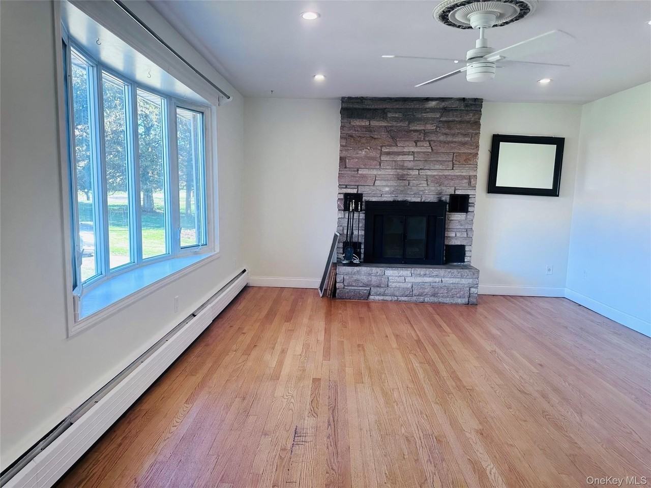 307 Wildwood Dr - Photo 3 of 24