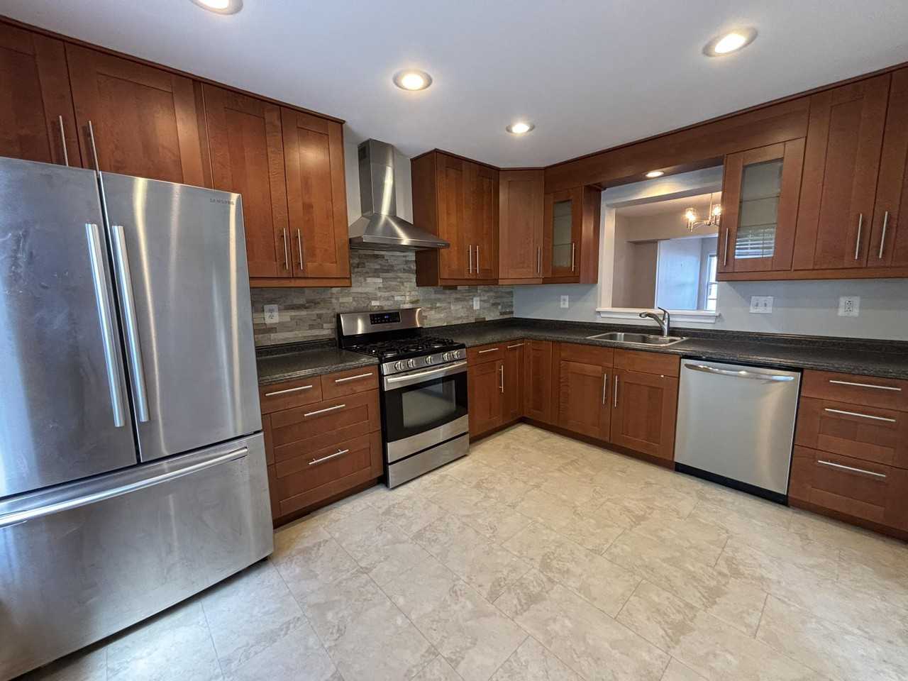 4666 Louise Saint Claire Dr - Photo 3 of 24