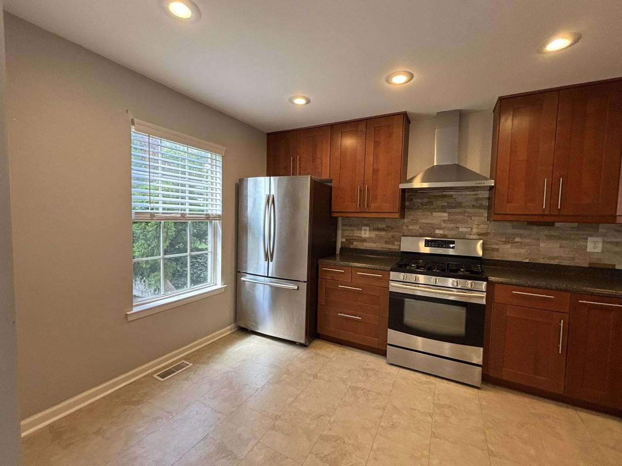 4666 Louise Saint Claire Dr - Photo 4 of 24