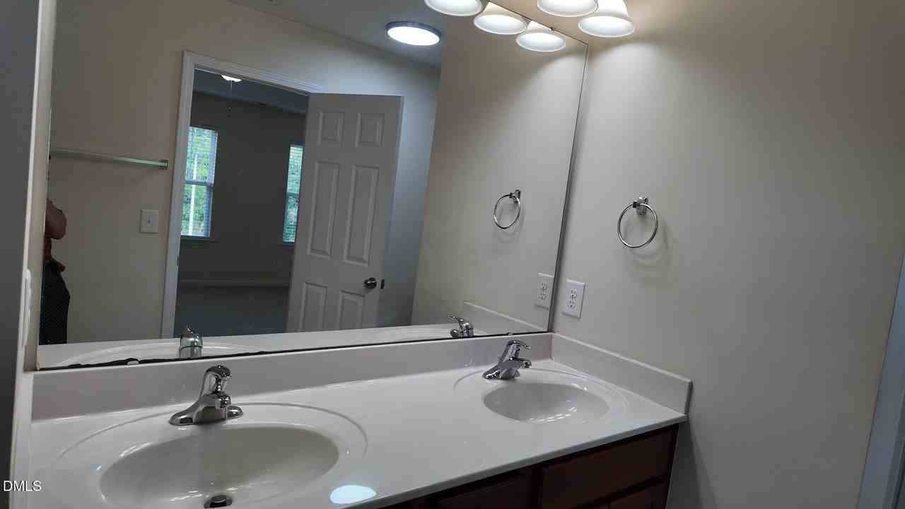 1113 Garden Square Ln - Photo 4 of 29
