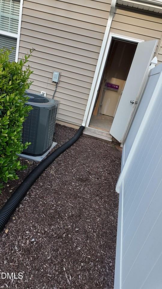 1113 Garden Square Ln - Photo 5 of 29