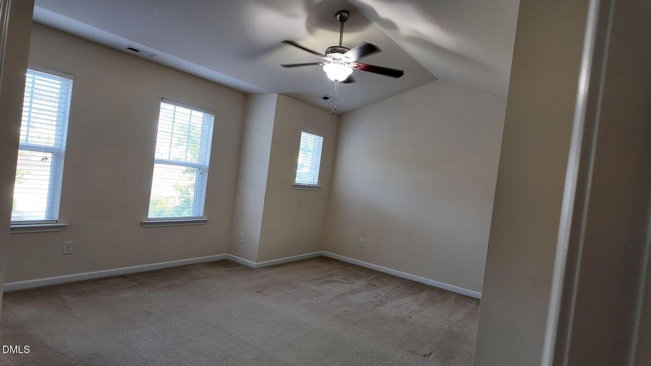 1113 Garden Square Ln - Photo 6 of 29