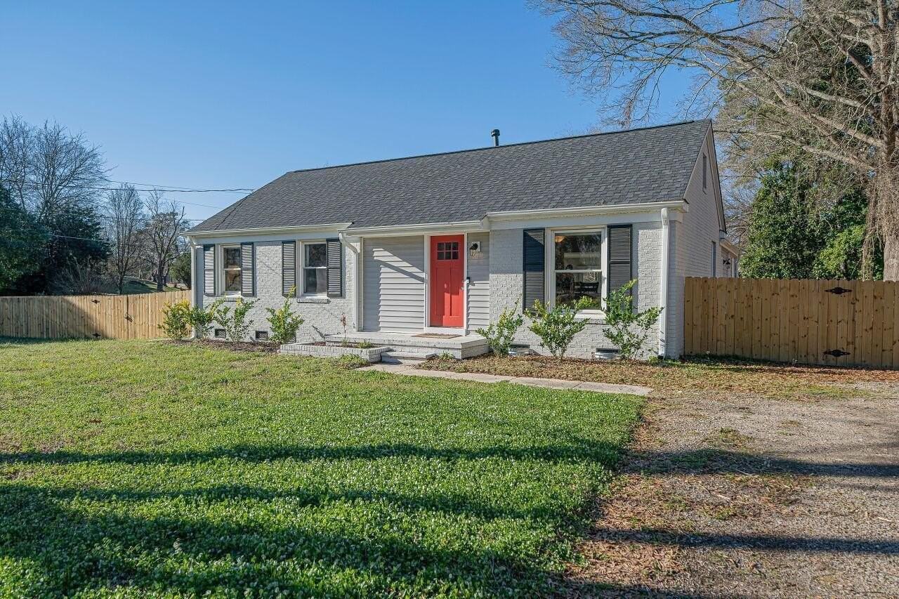 3322 Bell Dr - Photo 3 of 35