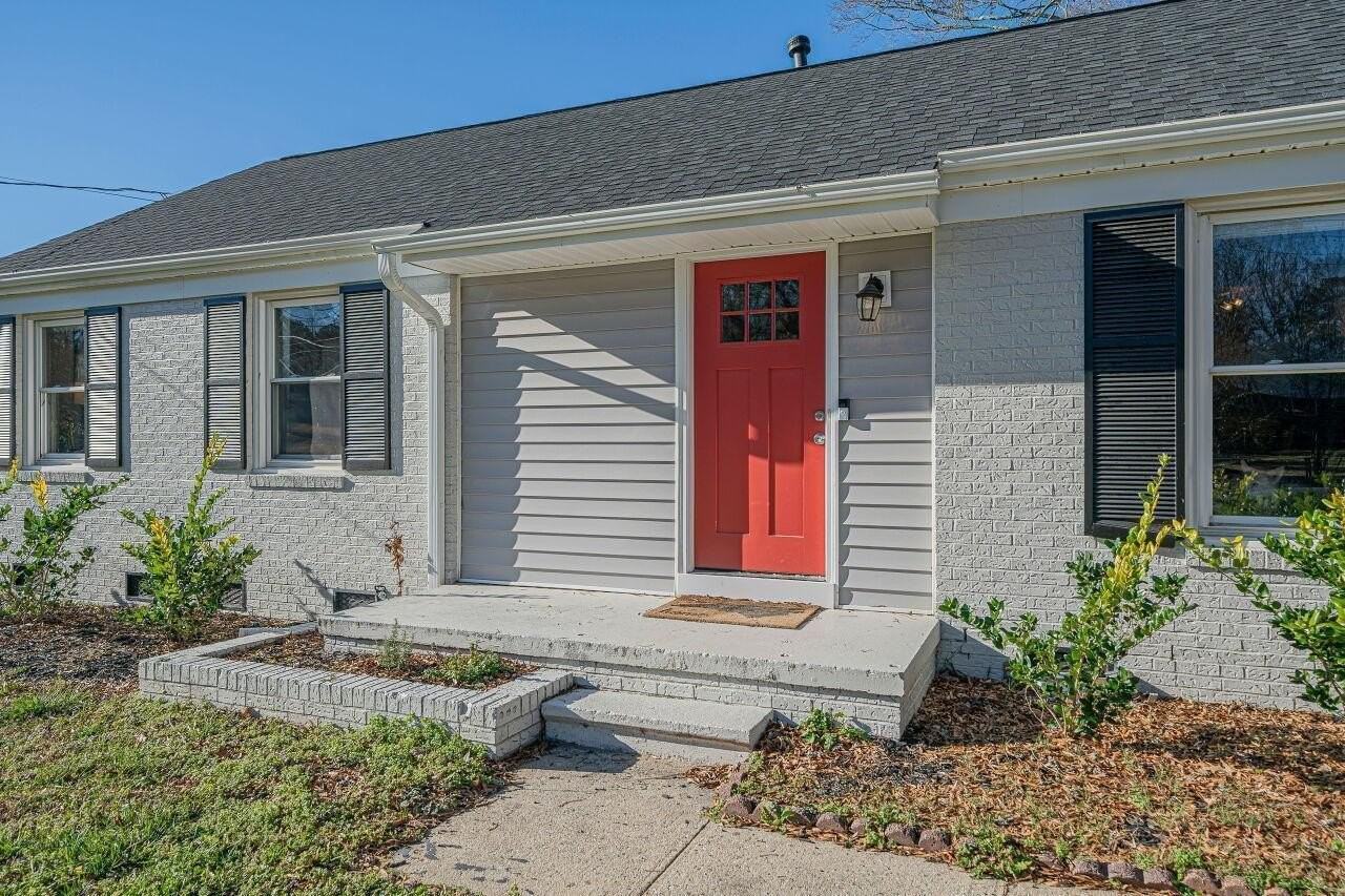 3322 Bell Dr - Photo 4 of 35
