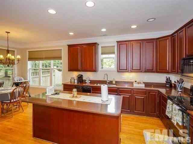 43 Cobble Ridge Dr - Photo 5 of 13
