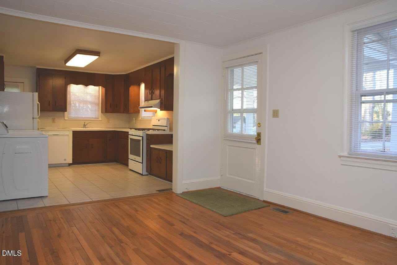 317 Grand Ave - Photo 5 of 23