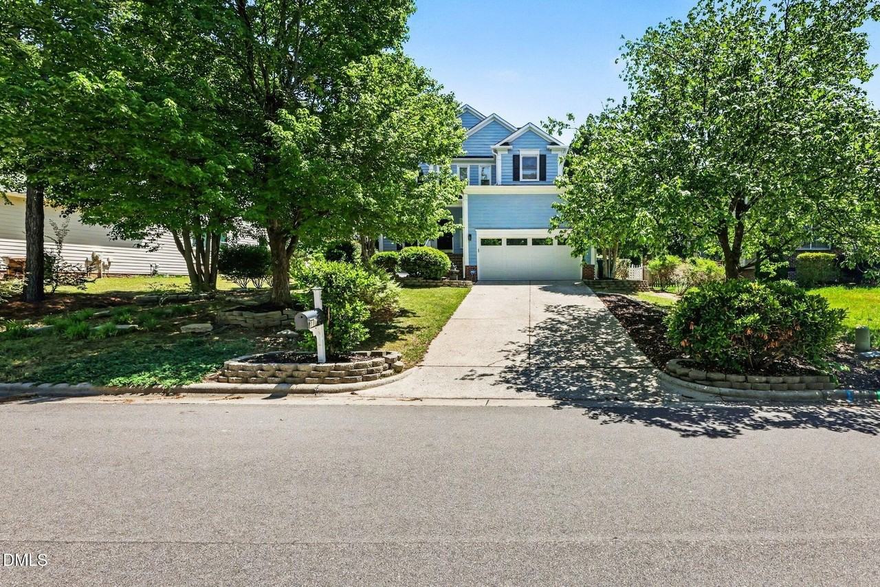711 Wakehurst Dr - Photo 5 of 43
