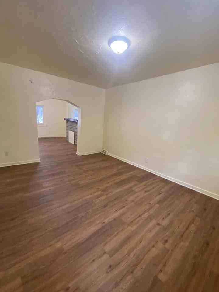 7611 Baxter St - Photo 4 of 28