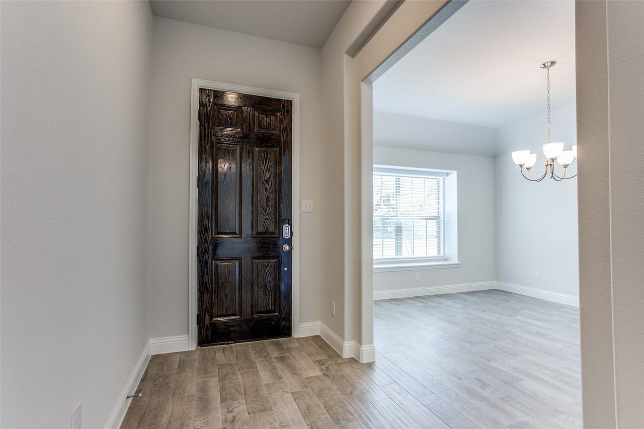 3501 Montadale Ave - Photo 5 of 27