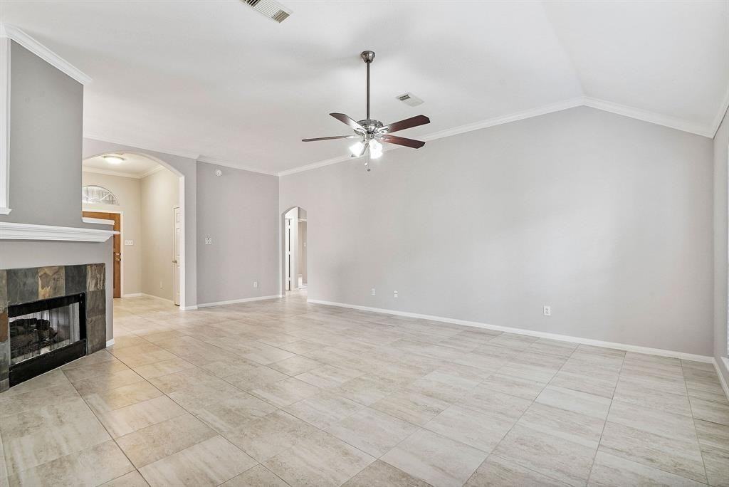 1319 Castlemist Dr - Photo 7 of 28