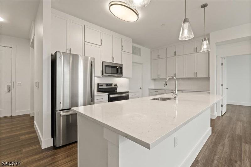 450 Springfield Ave - Photo 4 of 26