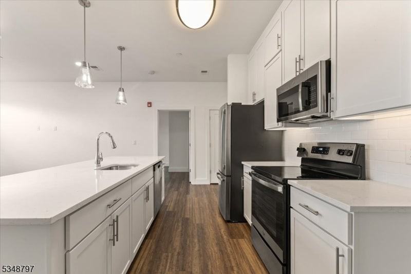 450 Springfield Ave - Photo 6 of 26