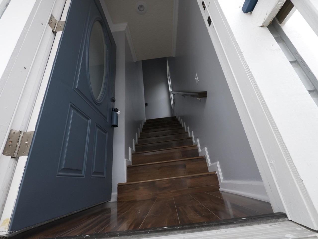 211 E 4th St - Photo 2 of 50