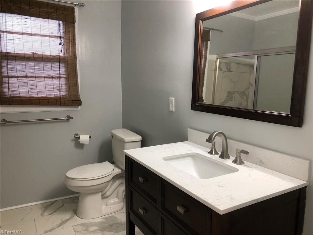 1372 Unity St #B - Photo 6 of 10