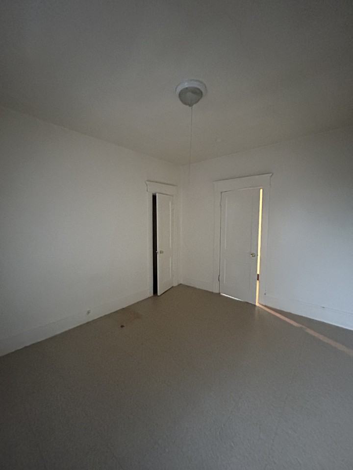 211 Walnut Street #3R - Photo 4 of 9
