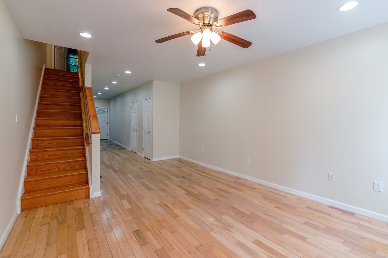 2134 Sears St #1 - Photo 3 of 17