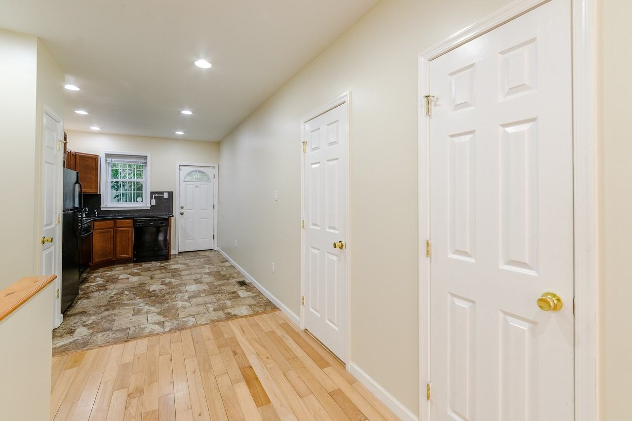 2134 Sears St #1 - Photo 5 of 17