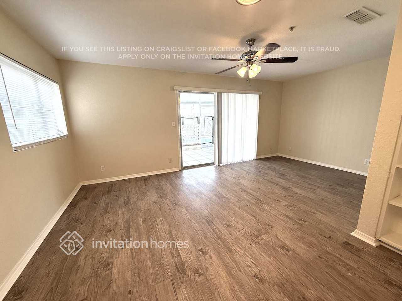 3253 Little Sound Dr - Photo 4 of 12