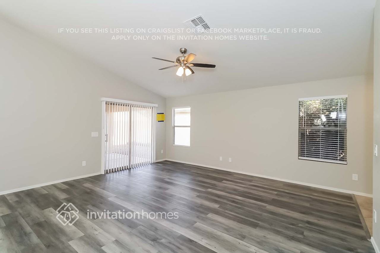 12506 W Lincoln St - Photo 4 of 10