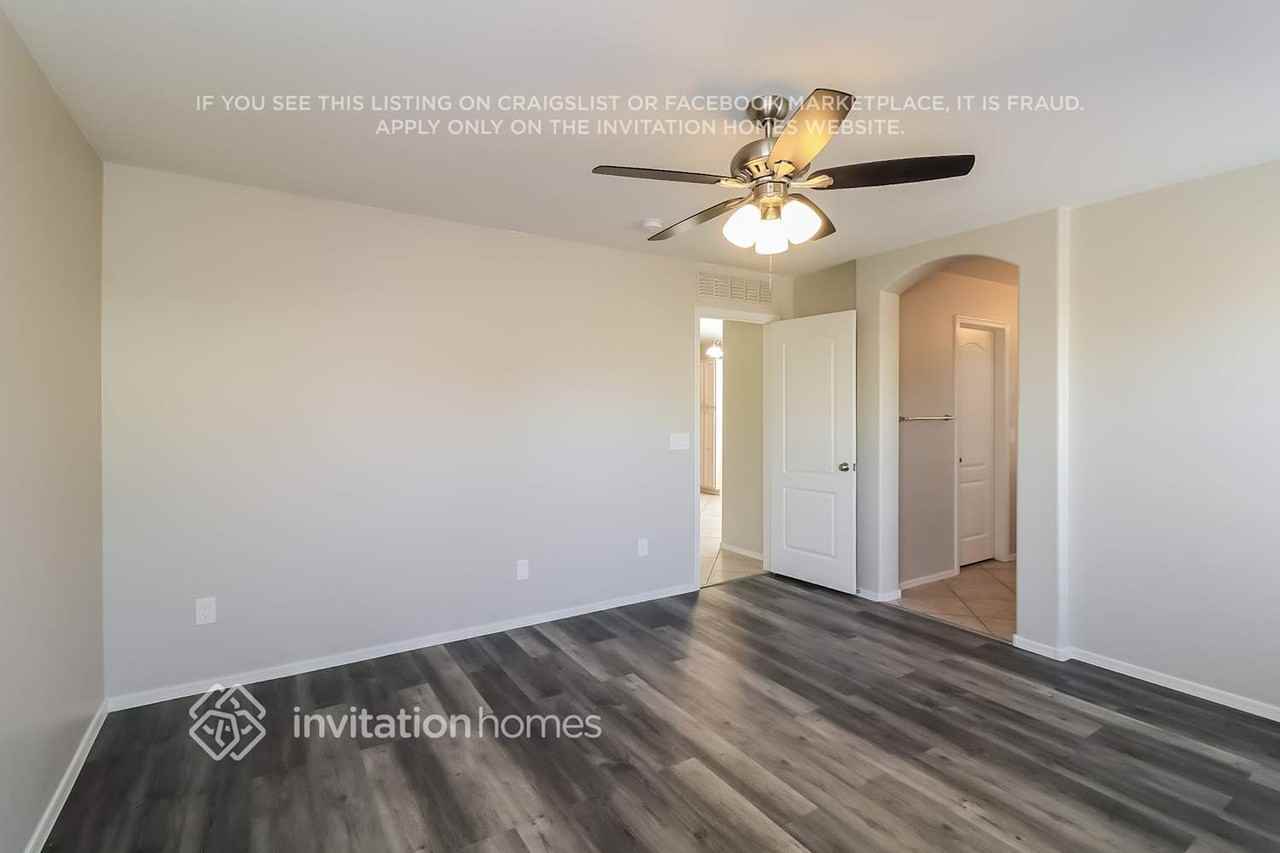 12506 W Lincoln St - Photo 6 of 10