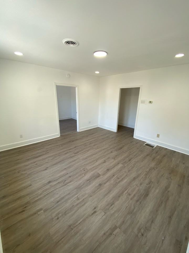 196-198 East Broadway - 4 #4 - Photo 6 of 6
