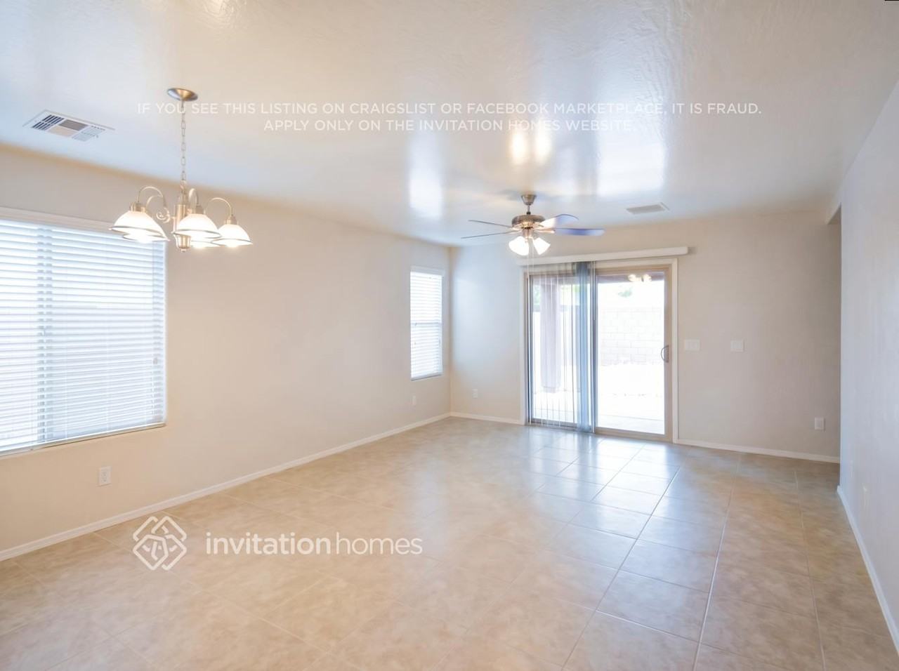 16185 W Winslow Dr - Photo 3 of 8