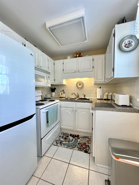 160 Palmetto RoadUnit #A - Photo 4 of 8