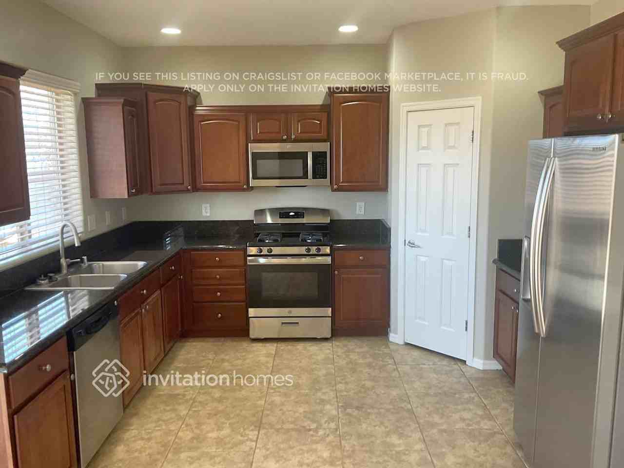 4290 Penguin Ave - Photo 4 of 17