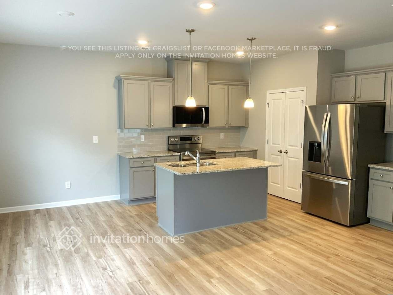 141 Creek Crossing Ln - Photo 3 of 9