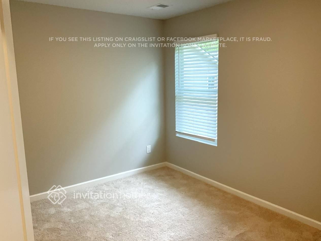 141 Creek Crossing Ln - Photo 4 of 9